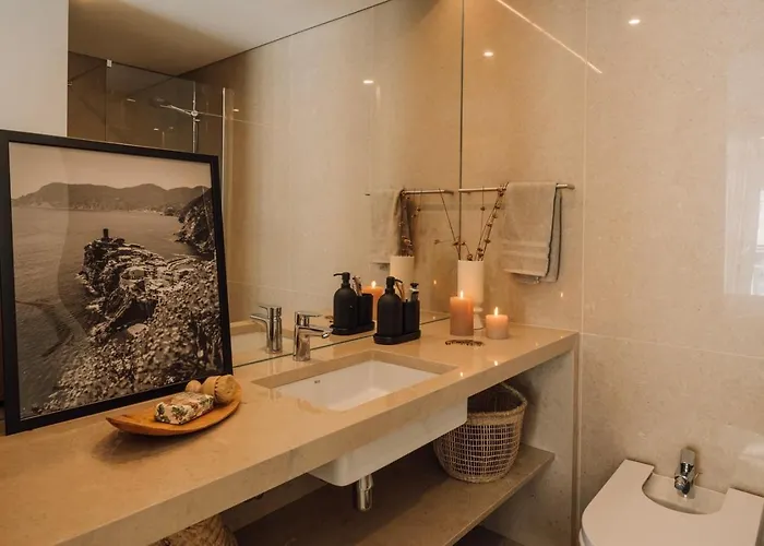 Minturno - 2 Bedrooms And Balcony In Alvalade 公寓 *