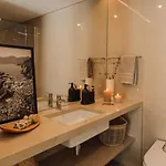 Minturno - 2 Bedrooms And Balcony In Alvalade Apartment *
