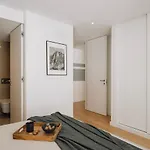 Minturno - 2 Bedrooms And Balcony In Alvalade Lägenhet *