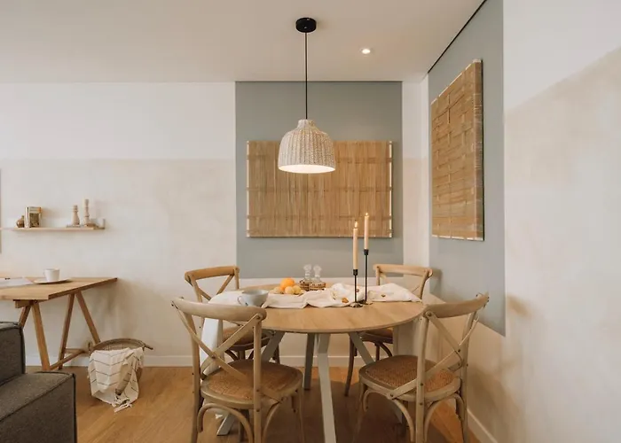 Apartamento Minturno - 2 Bedrooms And Balcony In Alvalade