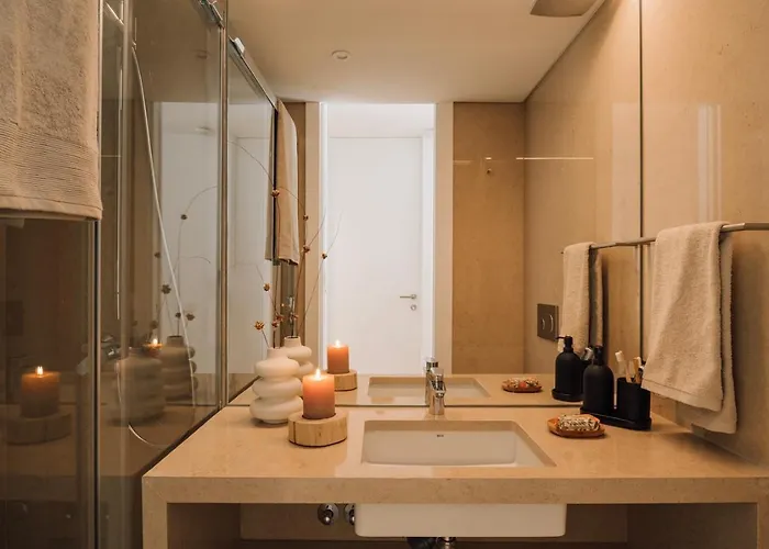 Minturno - 2 Bedrooms And Balcony In Alvalade *