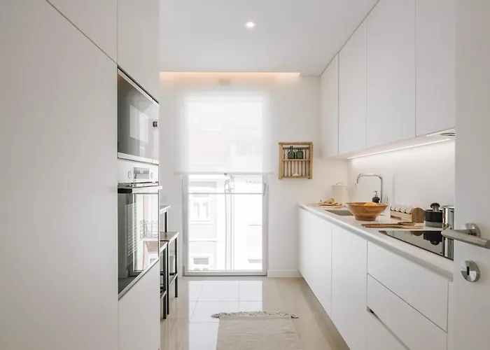 Appartement Minturno - 2 Bedrooms And Balcony In Alvalade Lissabon