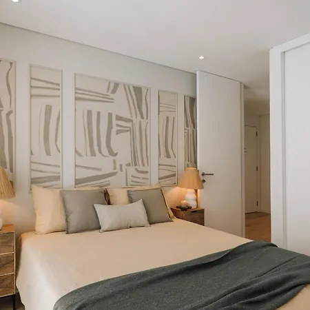 Minturno - 2 Bedrooms And Balcony In Alvalade * Lizbona