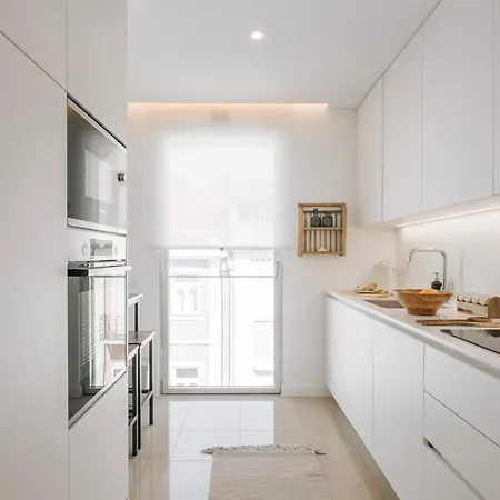 Appartamento Minturno - 2 Bedrooms And Balcony In Alvalade Lisbona